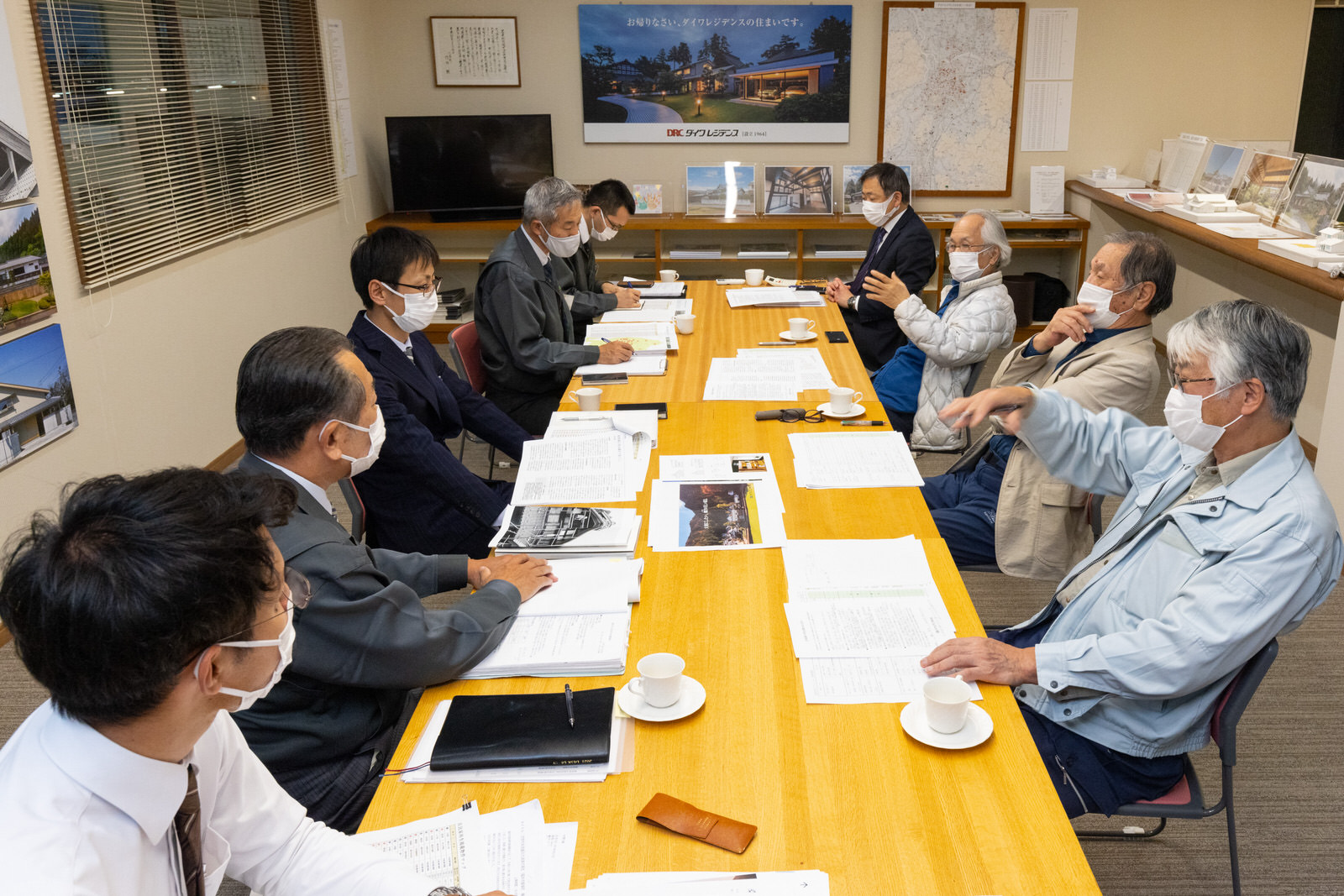 専門の先生方との打合せ写真